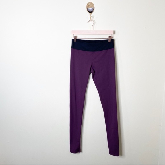 Fabletics Salar Powerhold Leggings Dark Plum Small - Picture 8 of 8